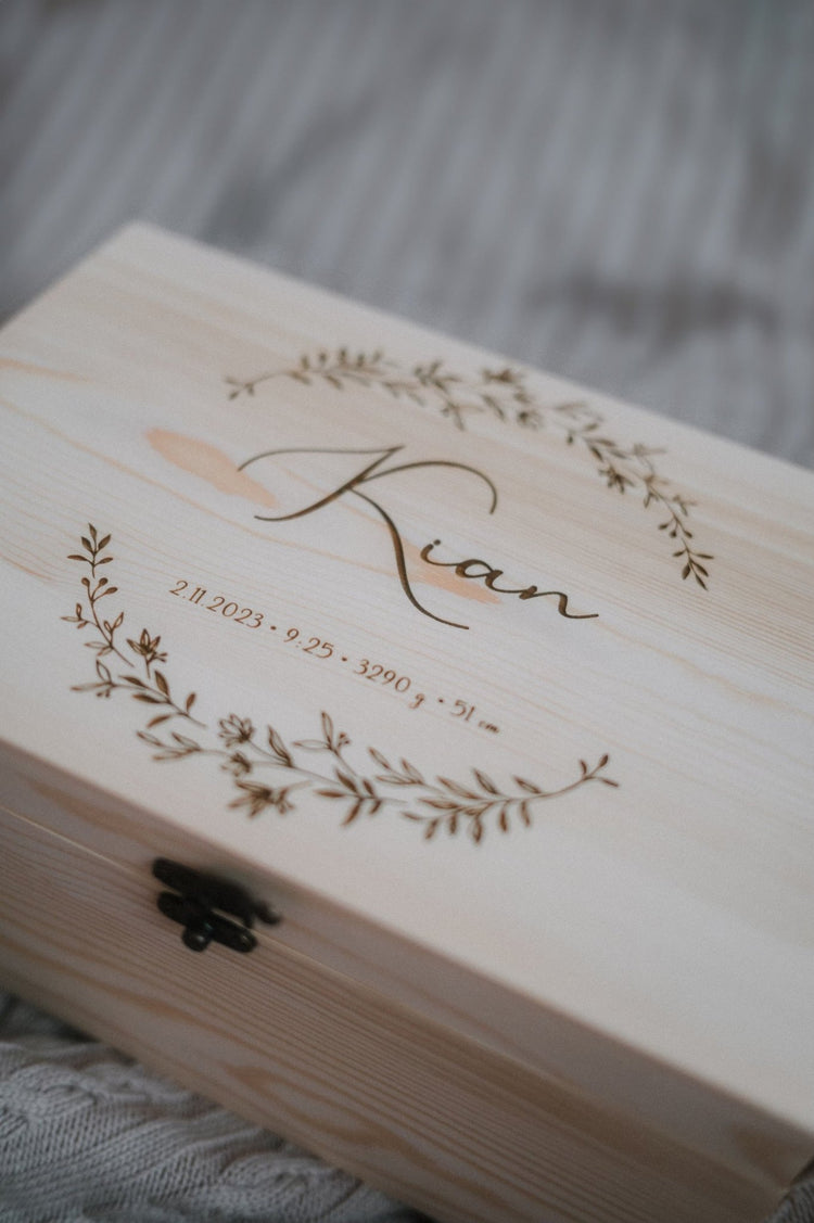 Personalizirana škatla spominov z rojstnimi podatki - Meraki&