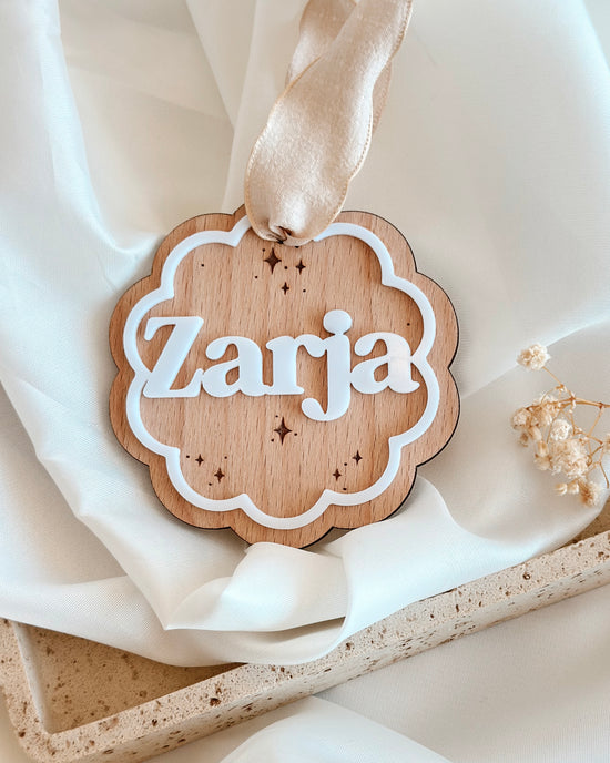 Leseni okrasek z dodatkom akrila - bel