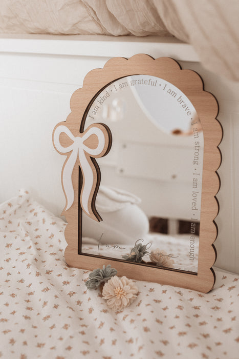 Personalizirano ogledalo z afirmacijami za deklice