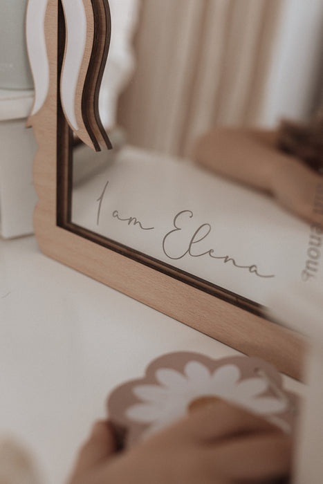 Personalizirano ogledalo z afirmacijami za deklice