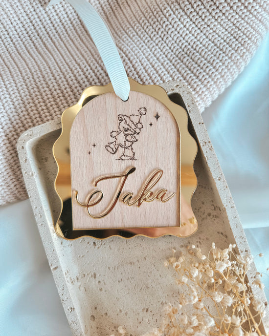 Leseni okrasek z dodatkom akrila - zlat