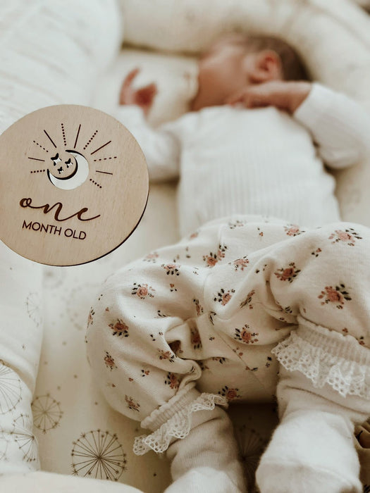 Kartice mejnikov - lesene milestone kartice Moon - Meraki's Shop