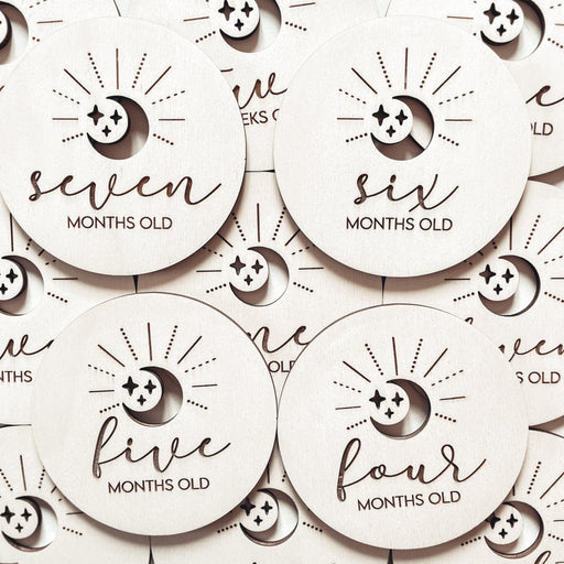 Kartice mejnikov - lesene milestone kartice Moon - Meraki's Shop