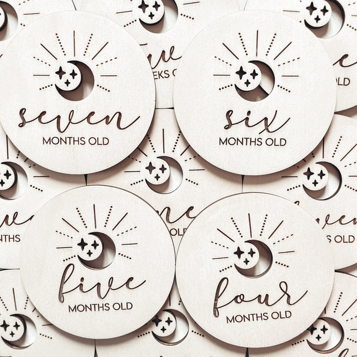 Kartice mejnikov - lesene milestone kartice Moon - Meraki's Shop