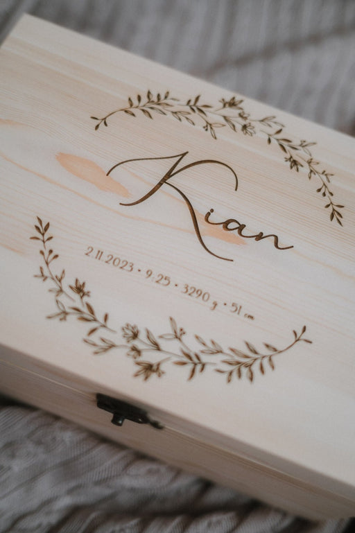 Personalizirana škatla spominov z rojstnimi podatki - Meraki's Shop