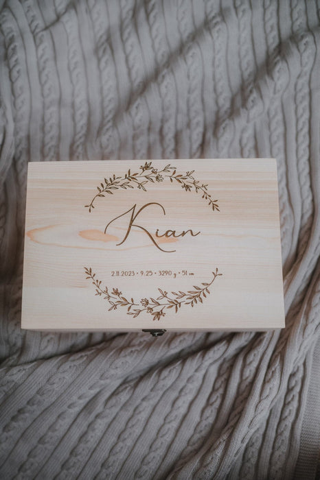 Personalizirana škatla spominov z rojstnimi podatki - Meraki's Shop