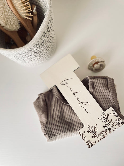 Dekorativna črka I z imenom